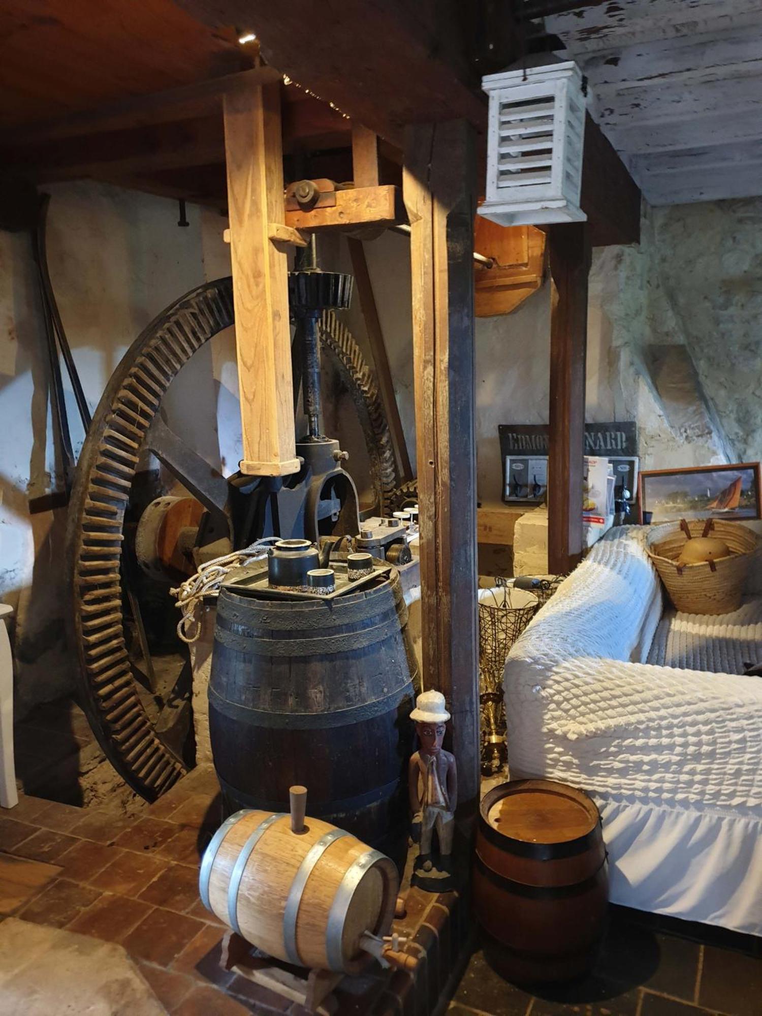 Moulin De La Bretonniere - Omaha Beach Aignerville エクステリア 写真